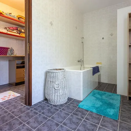 Aneta Apartment