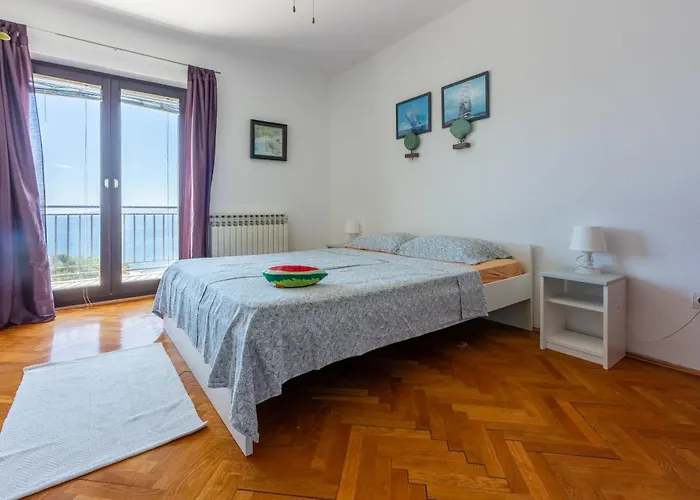 Aneta Apartamento *