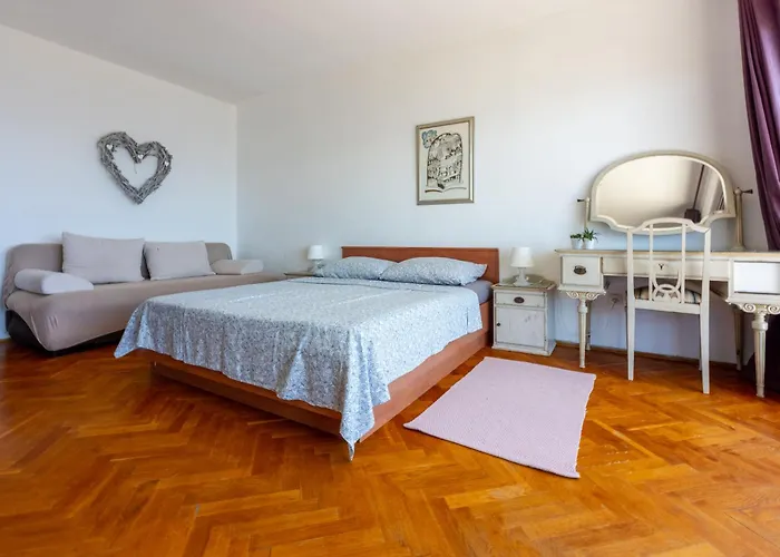 Apartamento Aneta Povile